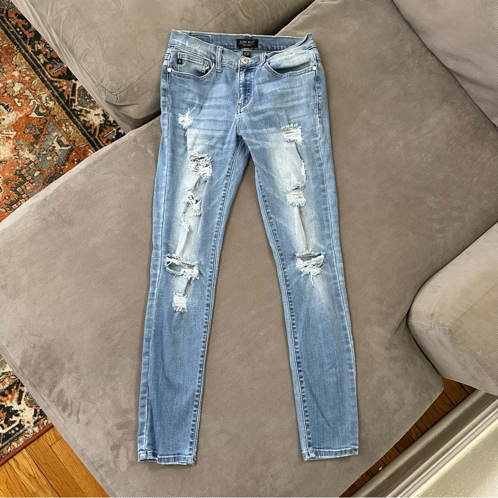 Judy Blue Jeans Womens 11/30 Blue Denim Distressed Grunge Straight Fit 28x29